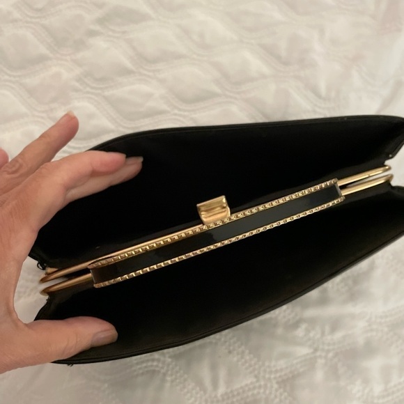 Ande' Evening Clutch w/Gold Twisted Handle 1960’s Vintage Black Patent.GORGEOUS! - Picture 4 of 13